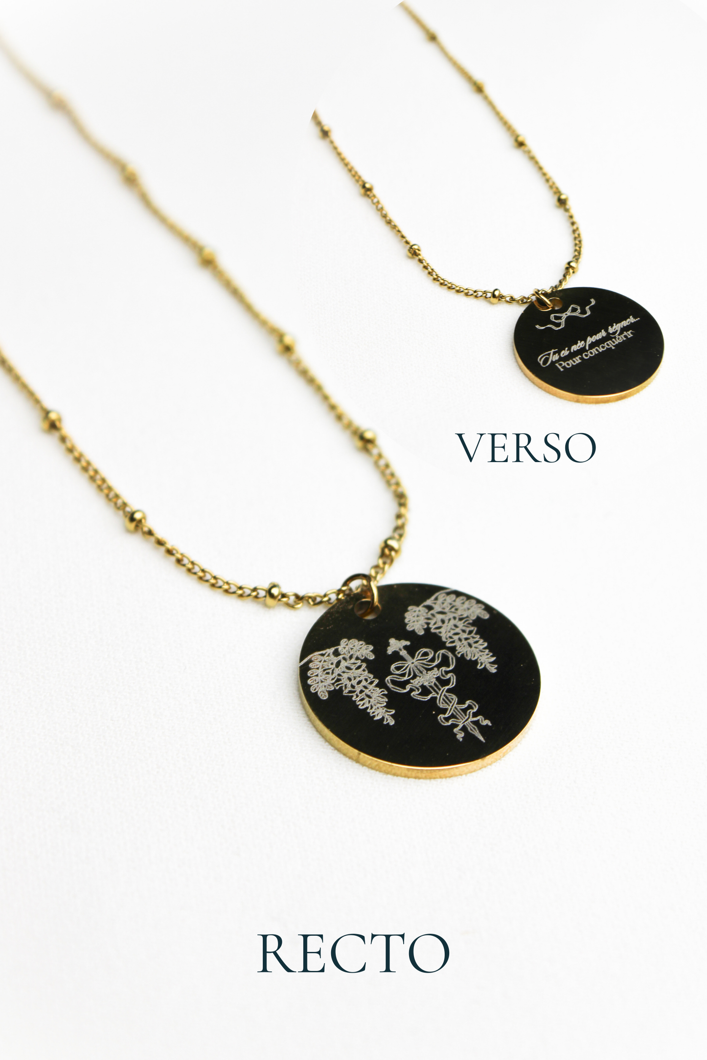 Collier gravé inspiré de livres - Édition Littéraire Les Bijoux De Claclou