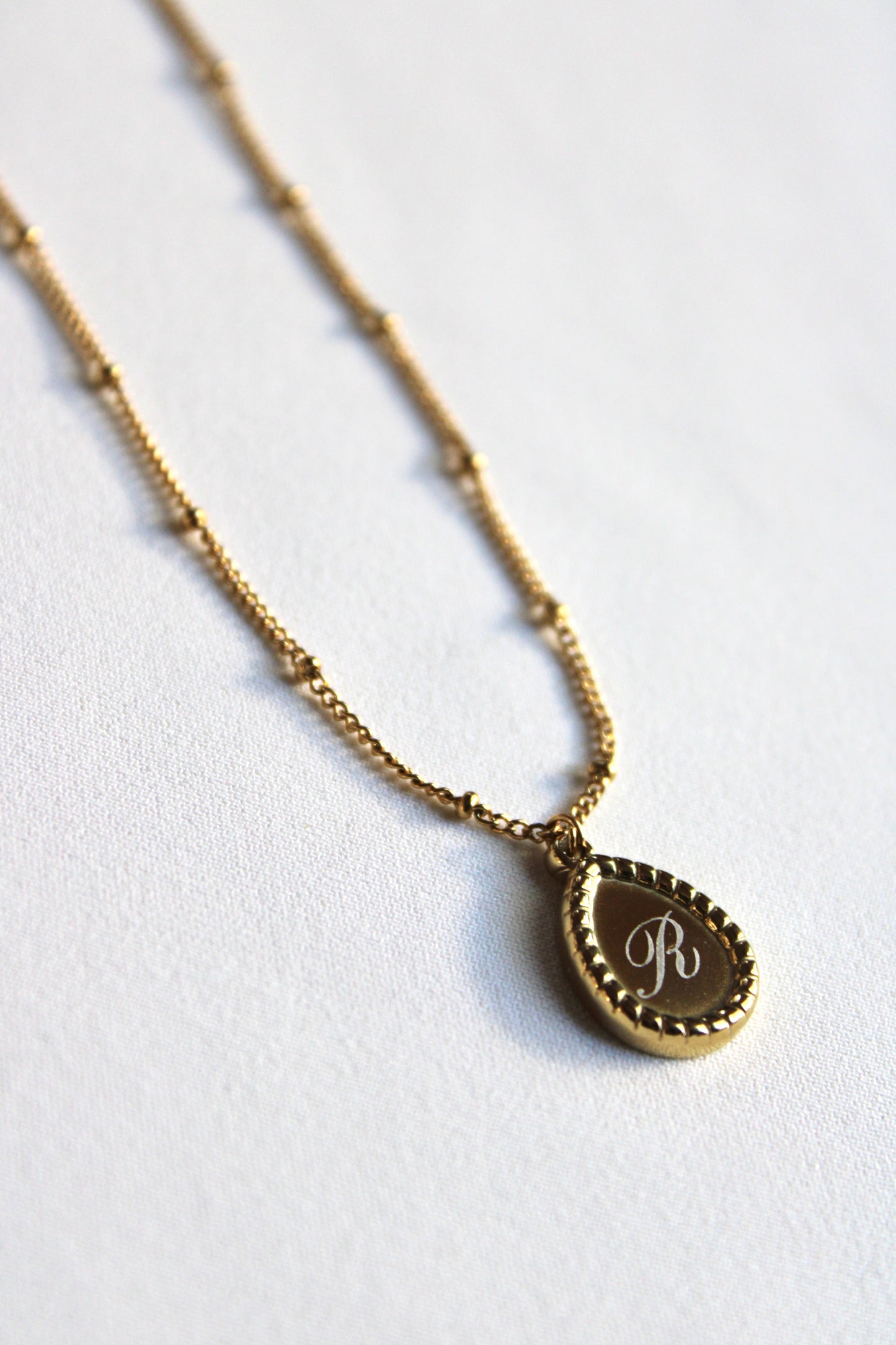 Collier gravé DÉLICATE (goutte) Les Bijoux De Claclou