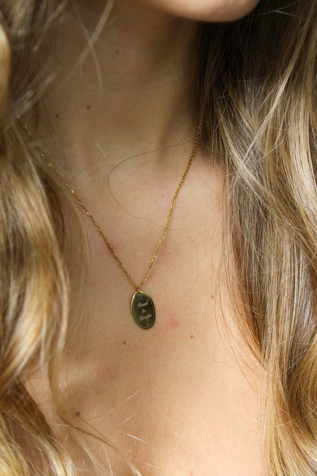 Collier Gravé - Read to escape Les Bijoux De Claclou