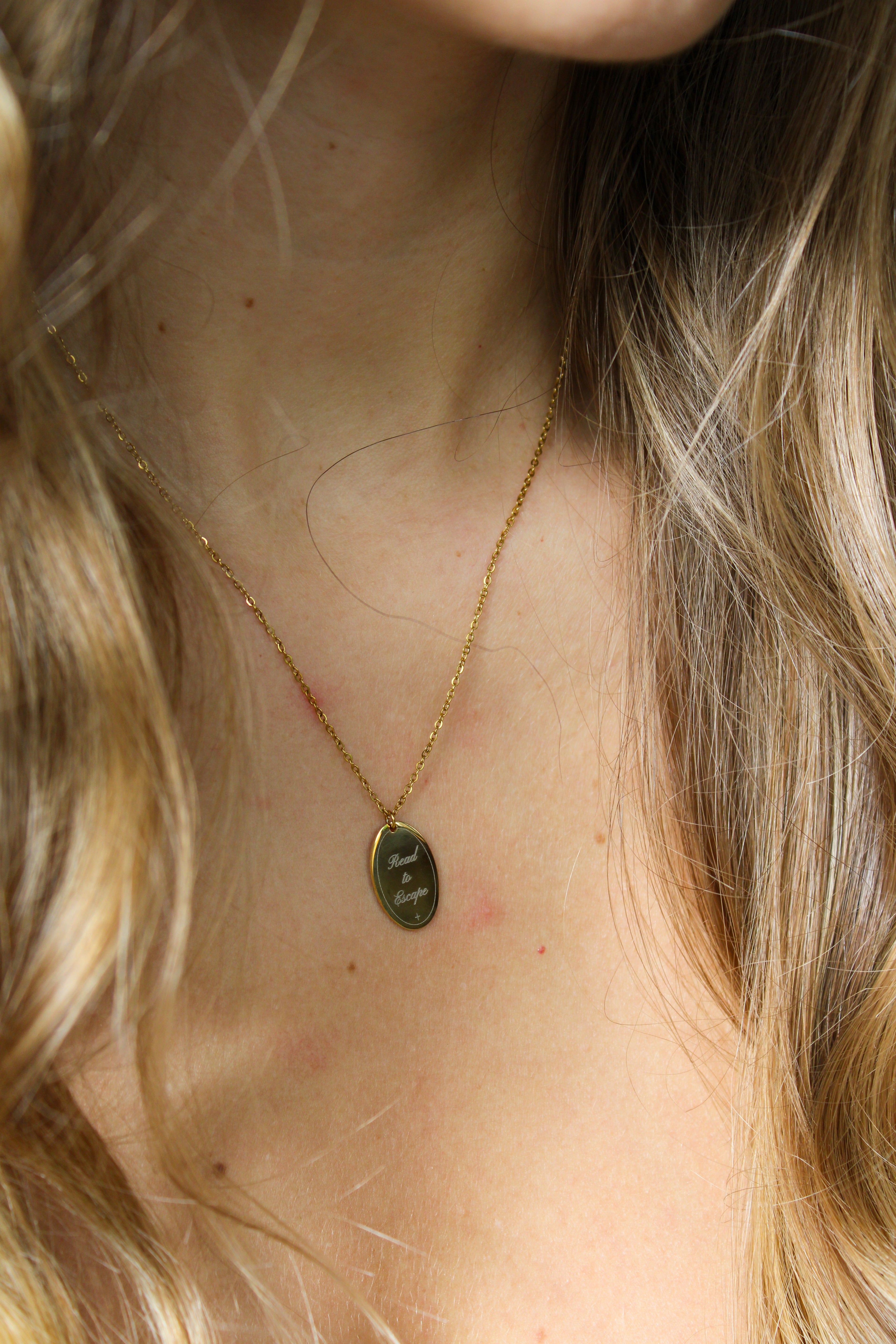 Collier Gravé - Read to escape Les Bijoux De Claclou