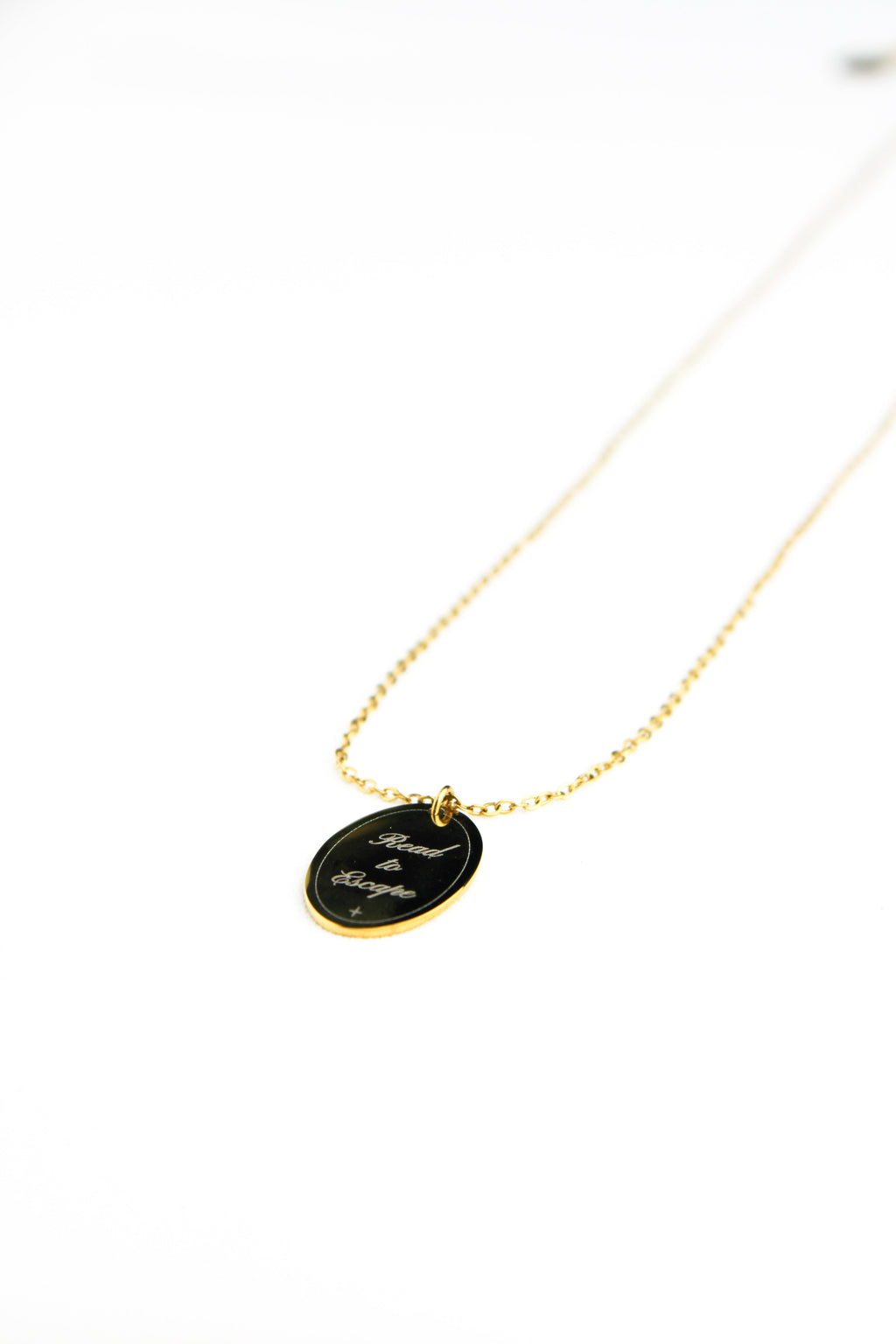 Collier Gravé - Read to escape Les Bijoux De Claclou