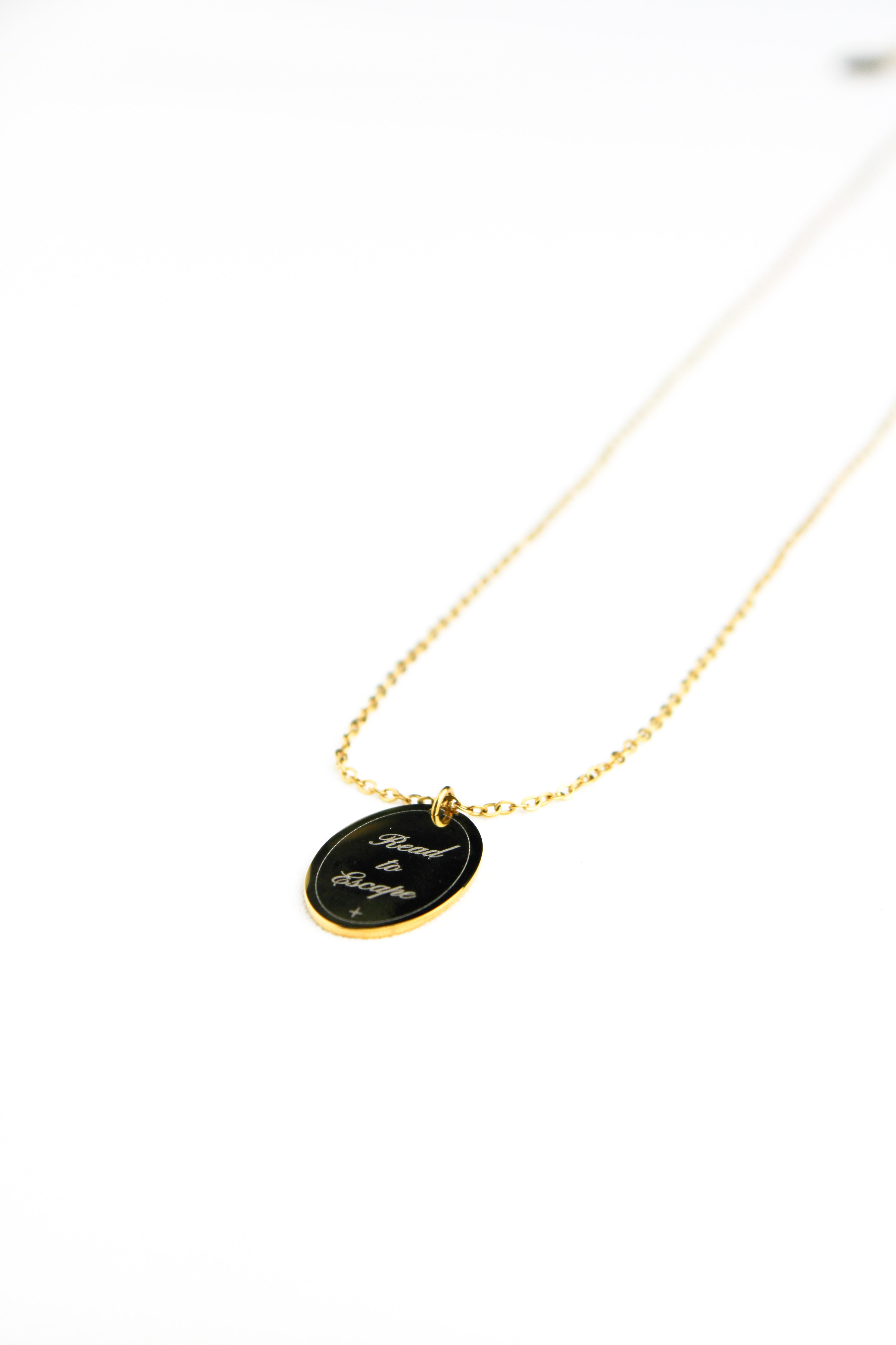 Collier Gravé - Read to escape Les Bijoux De Claclou