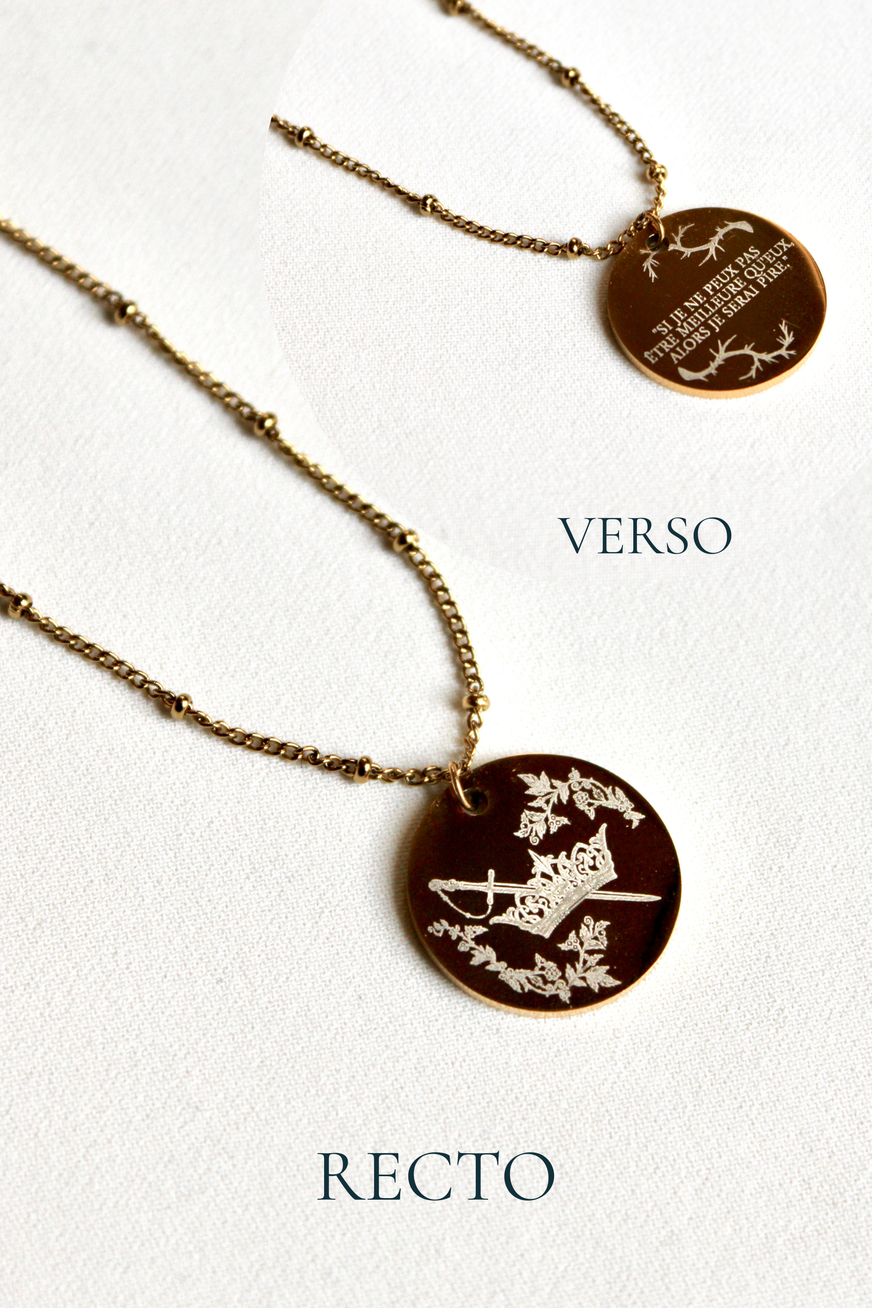 Collier gravé inspiré de livres  - Édition Littéraire Les Bijoux De Claclou