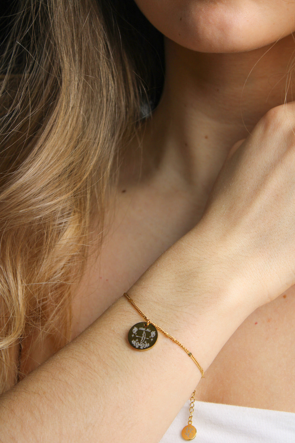 Bracelet gravé inspiré de livres  - Édition Littéraire Les Bijoux De Claclou