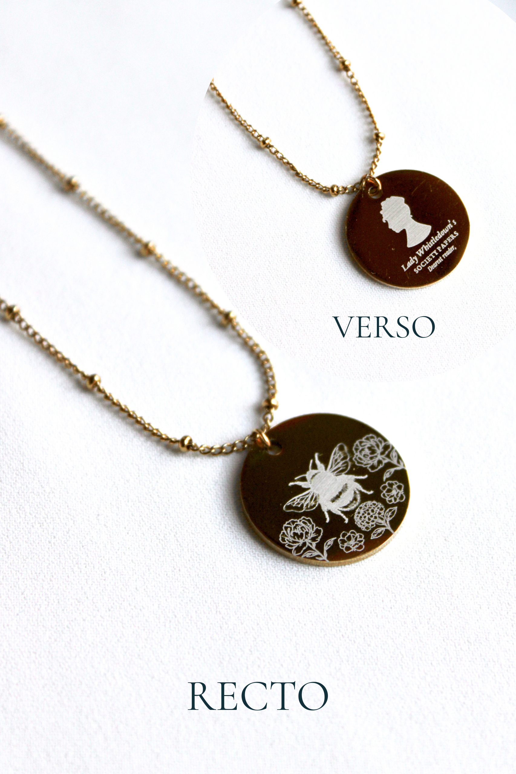 Collier gravé inspiré de livres  - Édition Littéraire Les Bijoux De Claclou